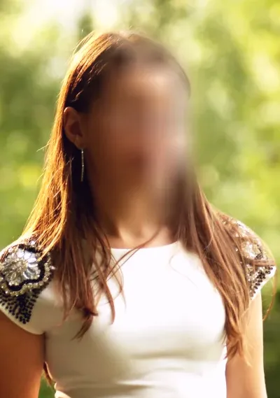 Caroline, 35