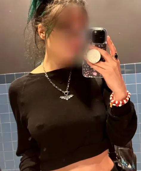 Emilia, 28