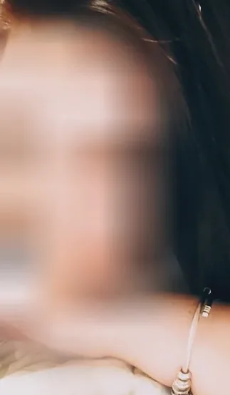 Karoline, 30
