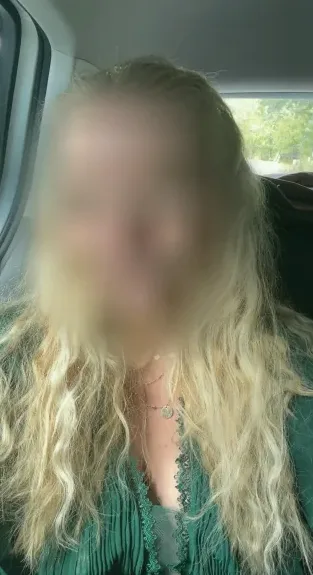 Sanne, 29
