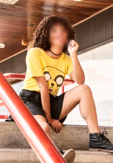 Sara, 28