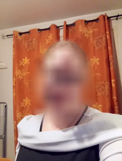 Simone, 37